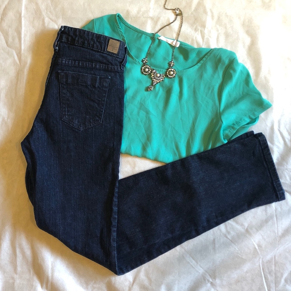 Guess straight leg dark jeans size 27